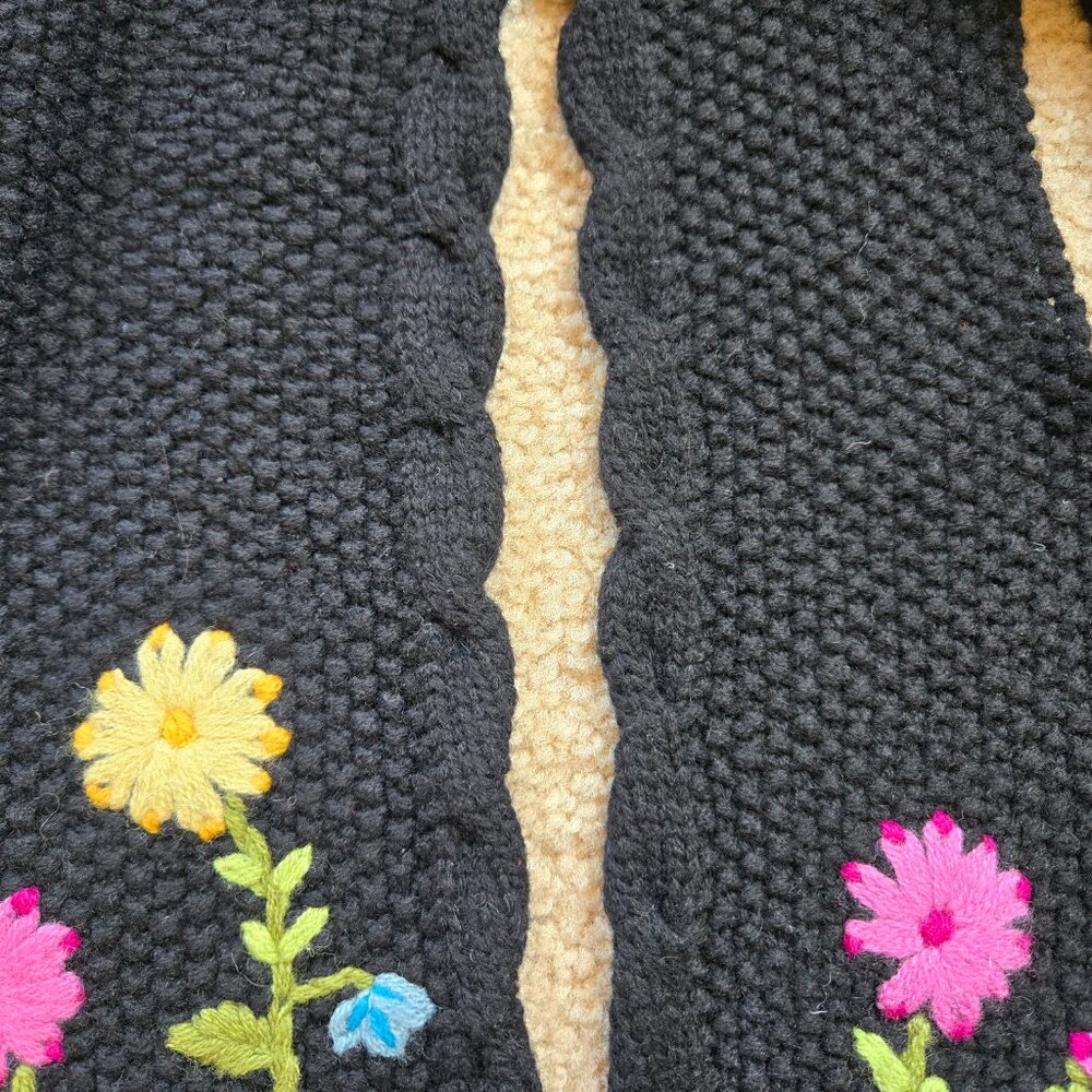 Embroidered Wool Pull Through Scarf Boho Flowers - Picture 3 of 6
